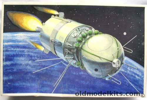 KVZ 1/25 Vostok Soviet Space Ship plastic model kit